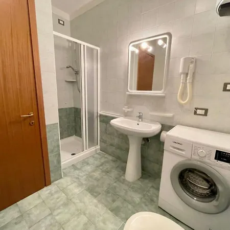 شقة In Modern With Two Swimming Pools *